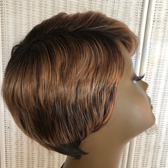 Short Synthetic wig - Picture 2 of 6